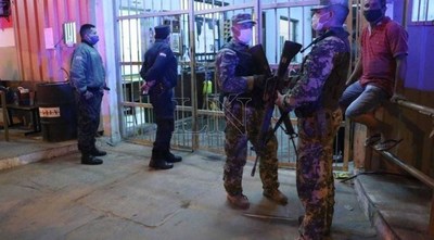 Tras brote de Covid-19 en Tacumbú, suspenden visitas a reos por dos semanas
