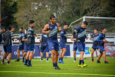 Candia calificó de 'vergüenza' lo que está pasando en el fútbol paraguayo