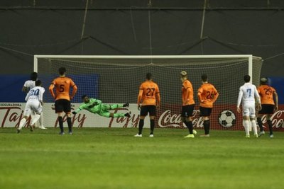Pereira: 'El árbitro nos condicionó mucho, con el VAR vamos para atrás'