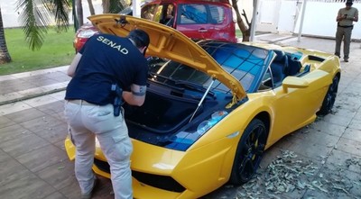 'Cucho' no puede decidir qué hace con el dinero de la venta de su Lamborghini, explica titular de Senabico