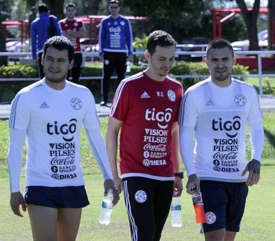 Los futbolistas que vuelven a ser tenidos en cuenta en la Albirroja