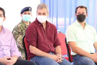 Abdo afirma que hasta ahora no hay un solo paraguayo con COVID que haya necesitado terapia intensiva y no haya tenido