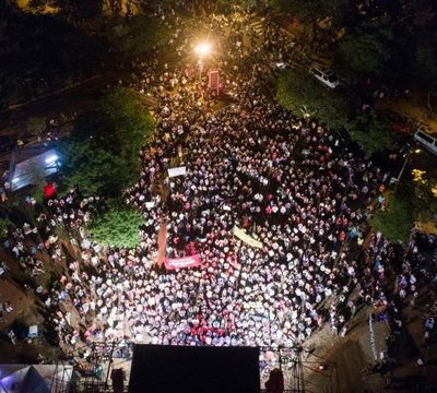 Una multitud reclama igualdad para mujeres - Edicion Impresa - ABC Color