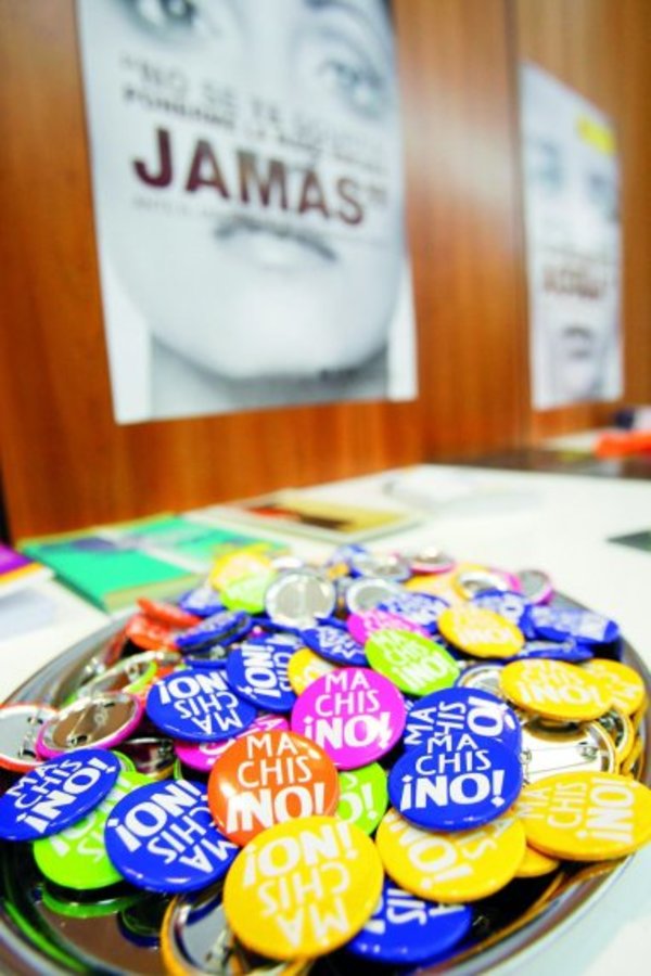 Feminismo y su glosario en redes - Edicion Impresa - ABC Color