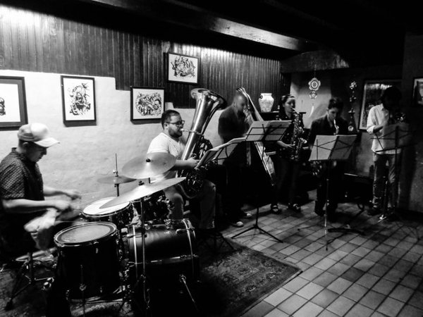 Mardi Grass con Los Brasseros - Espectaculos - ABC Color