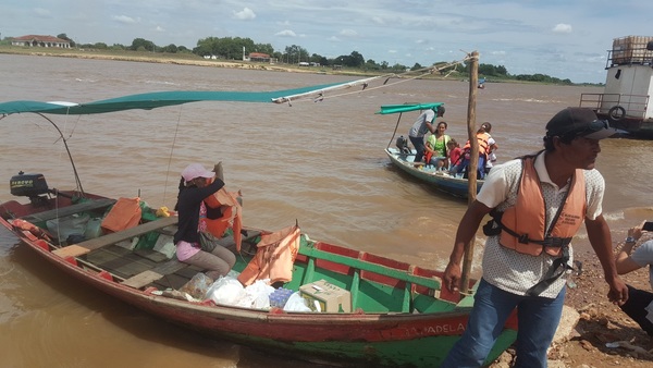 Canoeros de Concepción dicen que no pueden bajar pasajes