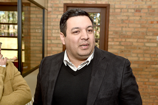 Mercado dice que sigue abierto al diálogo buscando una alianza - ADN Paraguayo