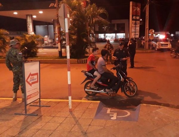 Caen en control policial personas con órdenes de captura - Nacionales - ABC Color