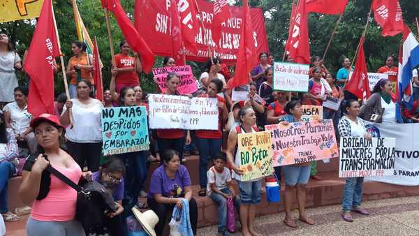 Miles de paraguayas gritaron contra la violencia machista y la brecha salarial » Ñanduti