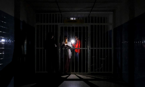 Apagón en Venezuela: una chica de 25 años murió porque dejó de funcionar el respirador del hospital – Prensa 5