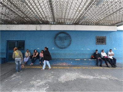 Medio Venezuela completa 40 horas sin luz y en Caracas llega a algunas zonas