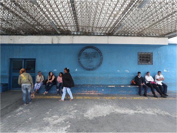 Medio Venezuela completa 40 horas sin luz y en Caracas llega a algunas zonas
