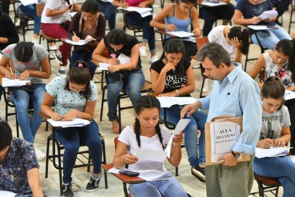 Itaipú asegura que están investigando y revisando denuncias sobre becas » Ñanduti