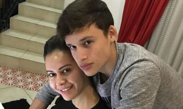 Así felicitó su hijo a Liliana Álvarez por el día de la mujer