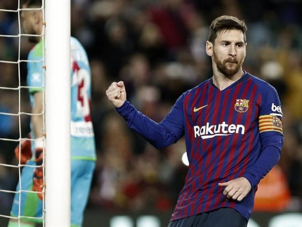 El Barcelona remonta sin brillo antes del combate europeo