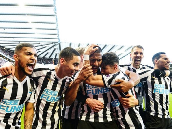 El Newcastle de Almirón se reanima en la Premier League