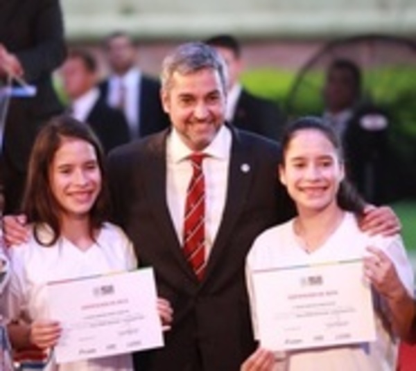 Becas de Itaipú: Investigan supuestas adjudicaciones irregulares - Paraguay.com