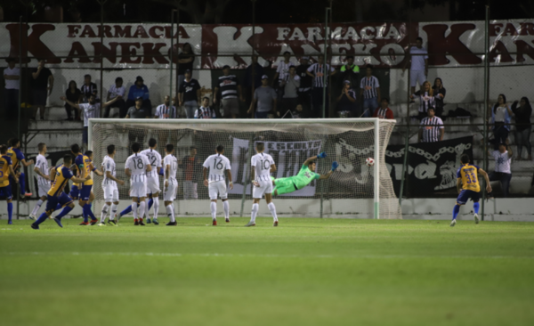 HOY / Logra remontar y en el final del juego le hacen lo mismo