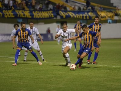 Libertad empata con Luqueño en debut de José Chamot
