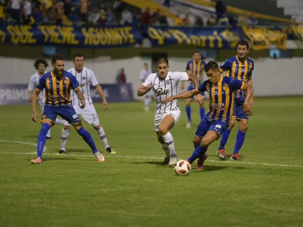 Libertad empata con Luqueño en debut de José Chamot