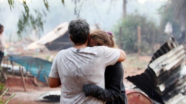 #Desalojados. La semiótica del poder - Edicion Impresa - ABC Color