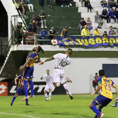 Libertad y Sportivo Luqueño empatan 2 a 2 en La Arboleda | .::Agencia IP::.