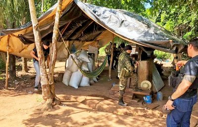 Temerosos, funcionarios de ANDE preparan marcha - ADN Paraguayo