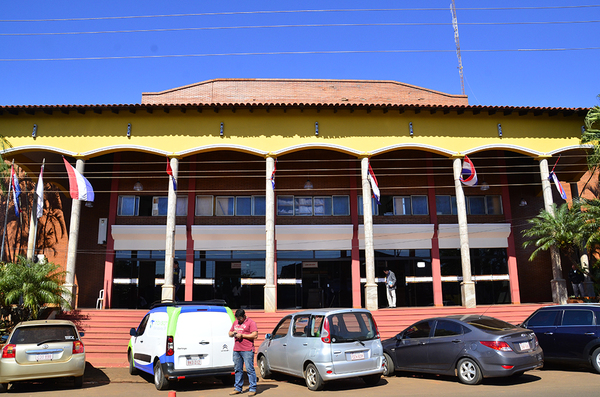 Comuna de Hernandarias pide presentar documentos para obtener becas - ADN Paraguayo