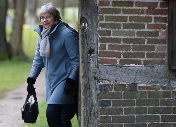 Pacto de “brexit” puede ser rechazado y peligra el cargo de May - Internacionales - ABC Color