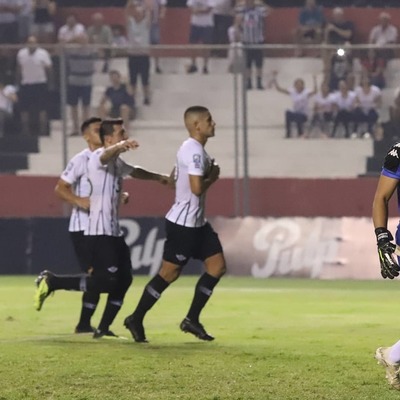 Libertad viaja con 20 futbolistas a Porto Alegre para enfrentarse al Gremio | .::Agencia IP::.