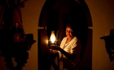 Apagón de casi cuatro días se cobra 17 vidas en hospitales venezolanos - Edicion Impresa - ABC Color