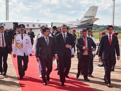 Marito  prioriza agenda en el exterior, mientras aumenta  crispación social