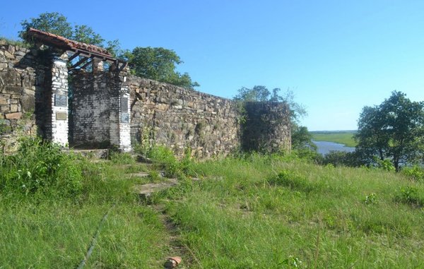 Emblemático “Fuerte de Borbón” presenta un gran deterioro - Edicion Impresa - ABC Color