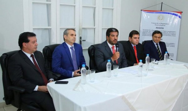 Llaman la atención en el CM renuncias y baja postulación - Edicion Impresa - ABC Color