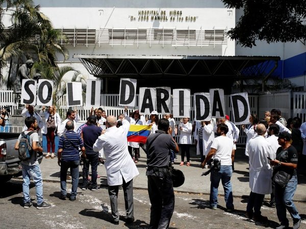Los venezolanos enfrentan otro día sin el servicio de energía eléctrica