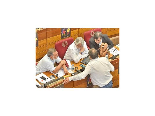 En Senado pretenden calendarizar hoy el juicio al contralor