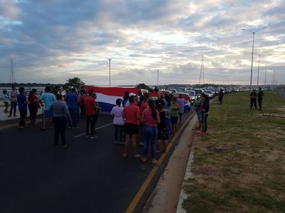 Bañandense generan caos en la Costanera - Nacionales - ABC Color