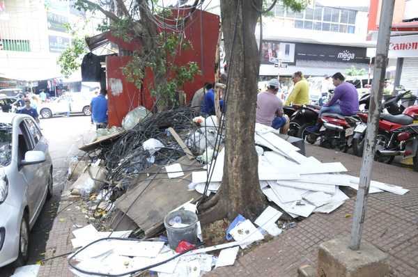 Basura del microcentro ya no es recogida desde hace varios días