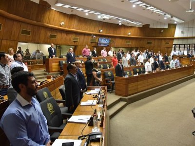 Diputados funcionaría con la mitad de sus funcionarios