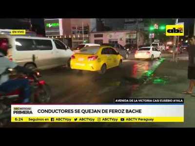 Conductores se quejan de feroz bache - Tv - ABC Color