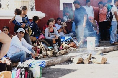 Sintecho cierran calle frente al Indert - Nacionales - ABC Color