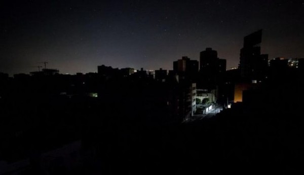 Aumentan a 21 los muertos por el masivo apagón en Venezuela - ADN Paraguayo