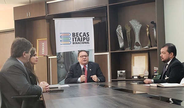 Excluyen a 55 becados de Itaipú