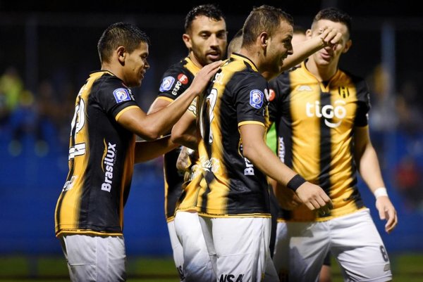 Guaraní: Con náuseas por olor en el vestuario - Deportes - ABC Color