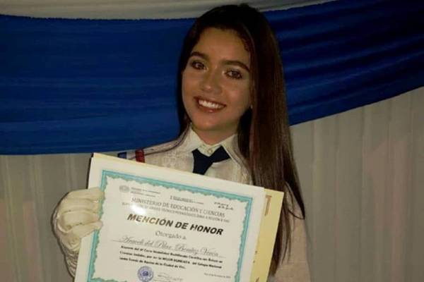 Becas Itaipu: modelo dice que fue juzgada sin que se conozca su realidad