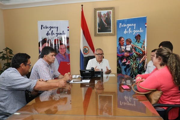 Atienden demanda de comunidades de Paraguarí y Caaguazú - ADN Paraguayo