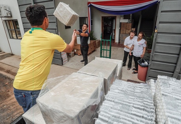 Abastecen de insumos a Hospital de Coronel Oviedo - ADN Paraguayo