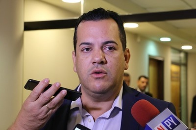 Comisión Especial del Senado analiza si convoca a Horacio Cartes - .::RADIO NACIONAL::.