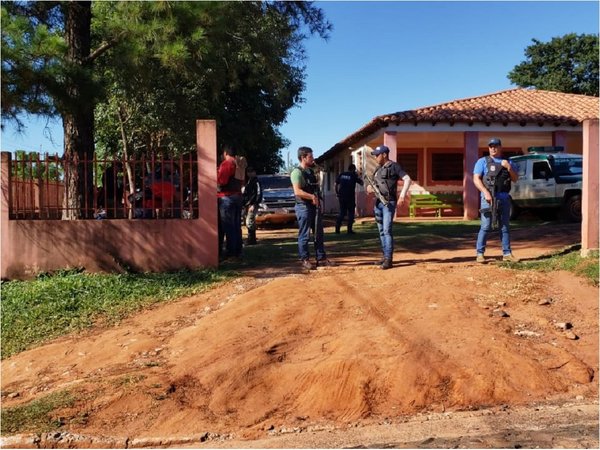 Policías sumariados por supuesta extorsión a familiar de Matrix