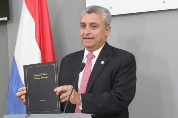 Gobierno presentó documento consensuado sobre reforma electoral